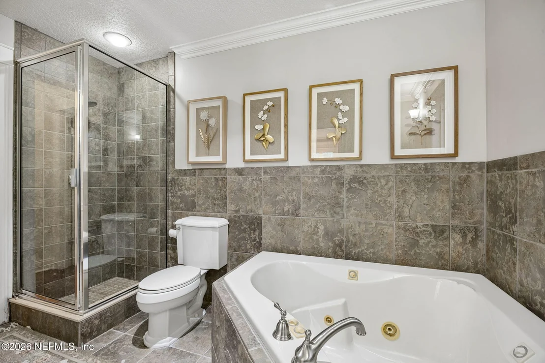 Photo of 1237 MAPLETON Road