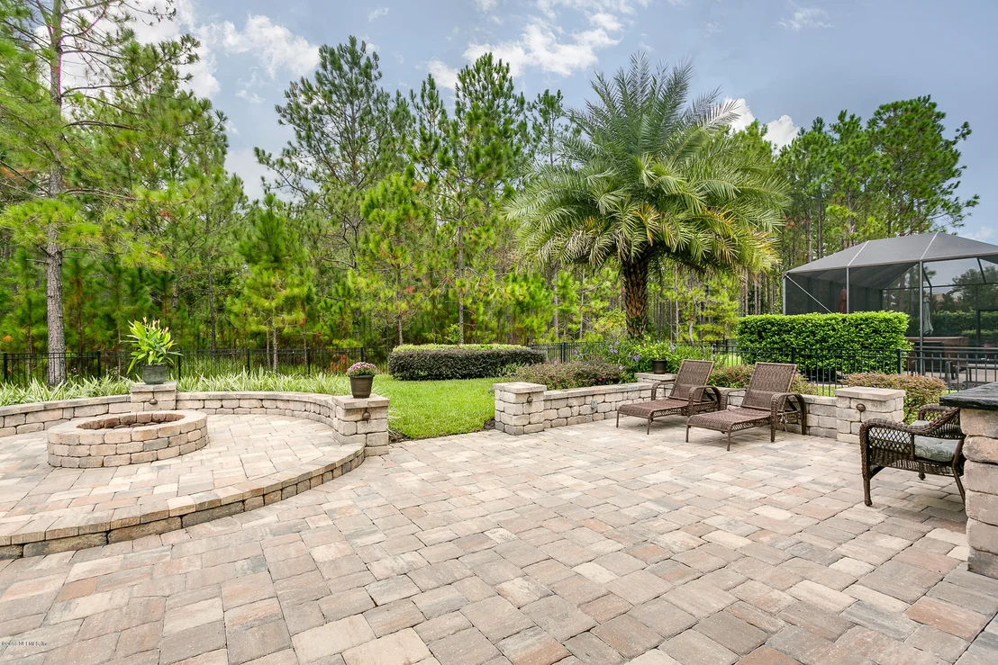 Photo of 2004 BRIDGEWOOD Drive