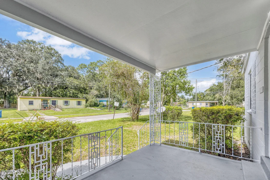 Photo of 2916 LIPPIA Road