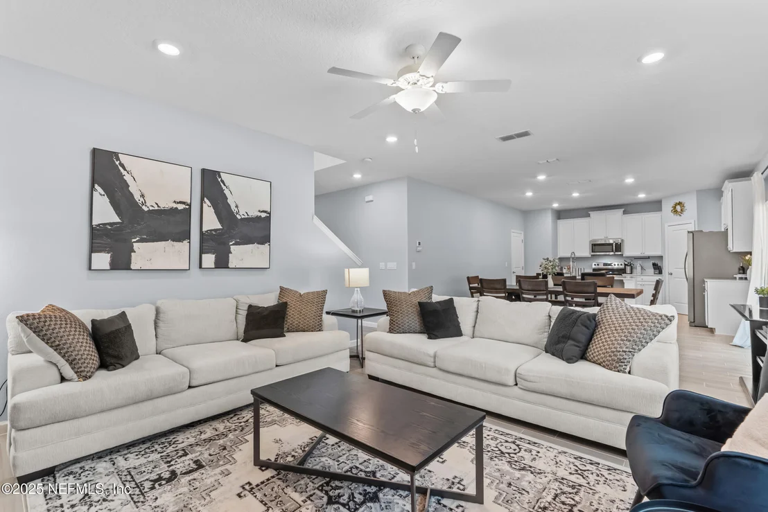 Photo of 9852 LOVAGE Lane