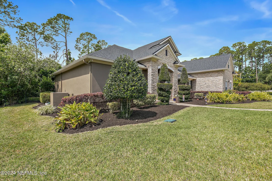 Photo of 329 SUMMERSET Drive