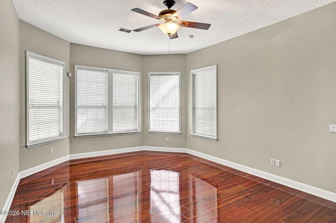 Photo of 1837 FOREST GLEN Way