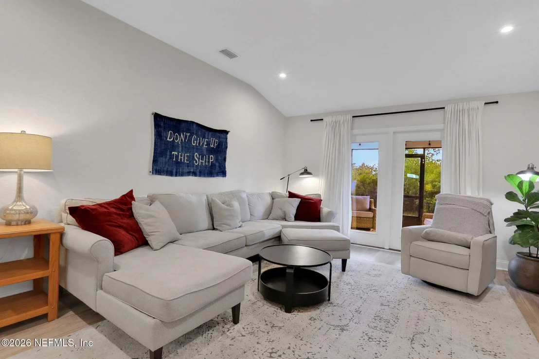 Photo of 13162 DUNWICK Road