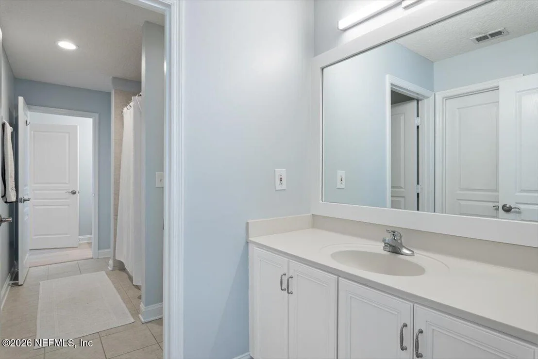 Photo of 844 EAGLE POINT Drive