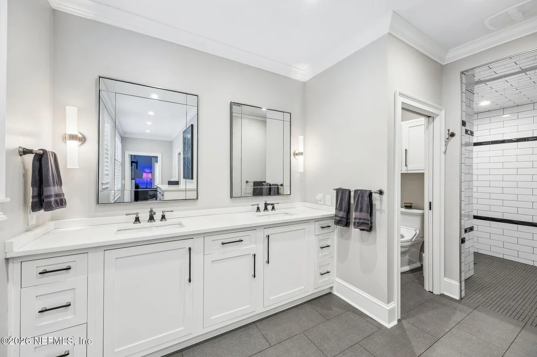 Photo of 1676 RIVER Road