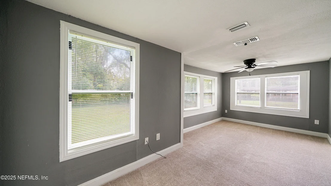 Photo of 7637 HAMMOND Boulevard