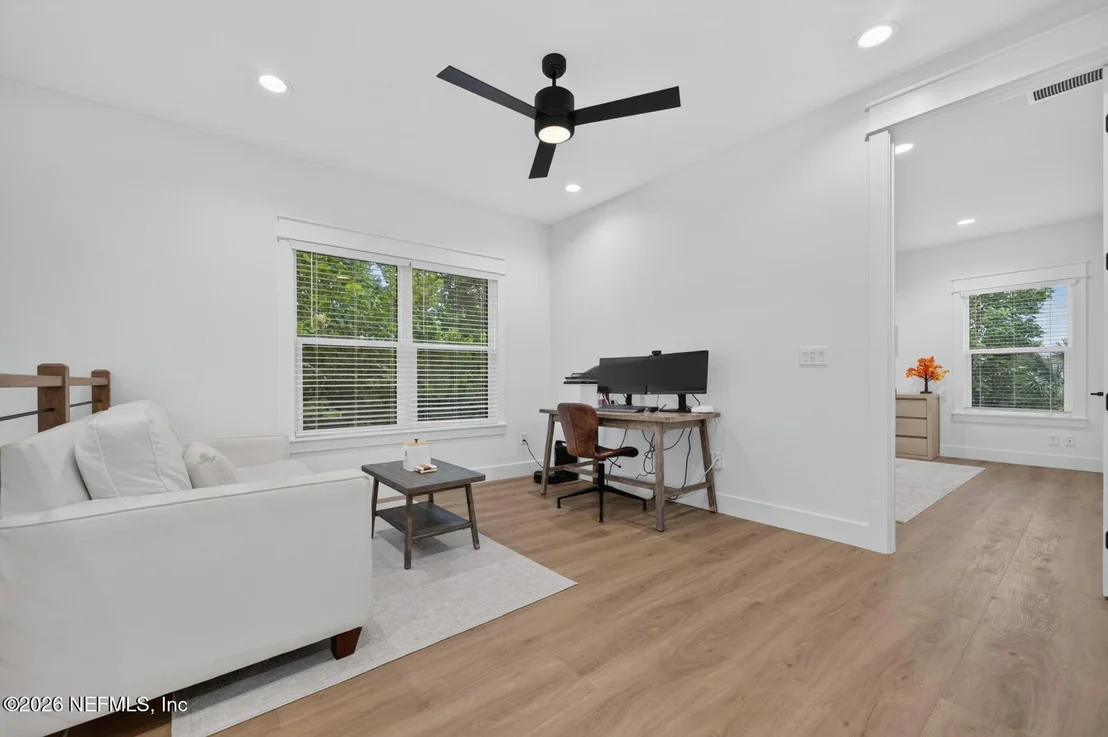 Photo of 904 BARBARA Lane