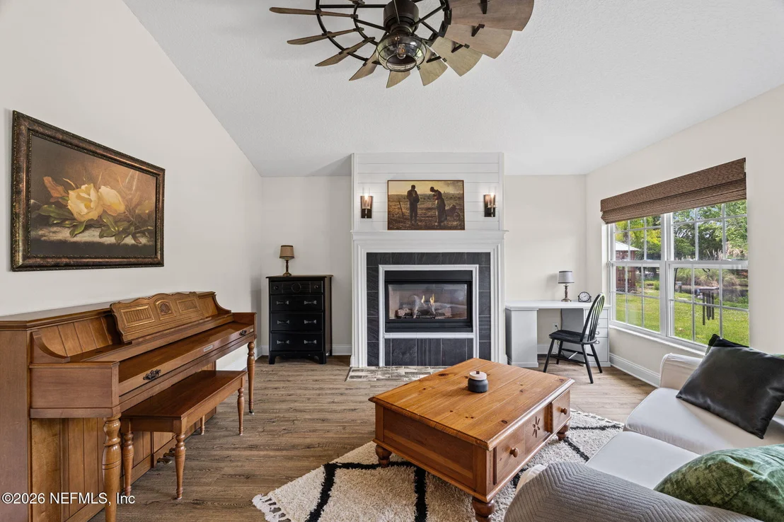 Photo of 8200 MORRISON Road