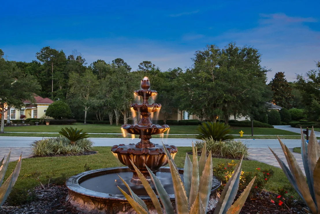 Photo of 2017 CROWN Drive