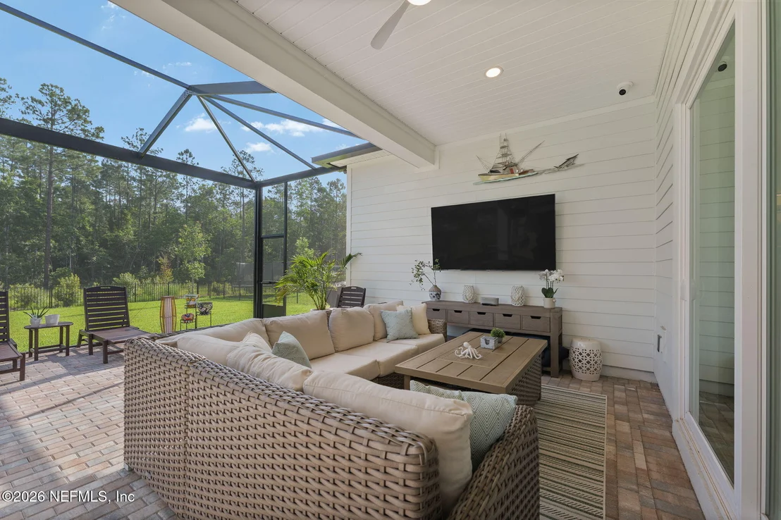 Photo of 431 PINE LEAF Drive