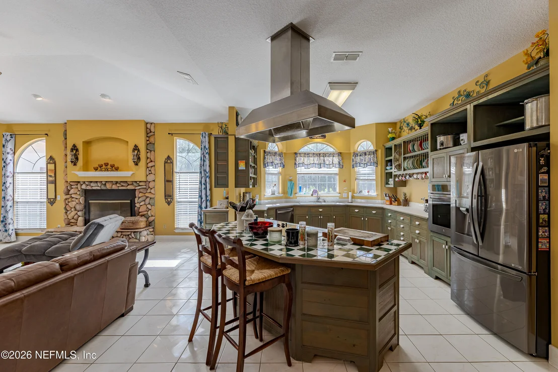 Photo of 8404 NESBITT Road