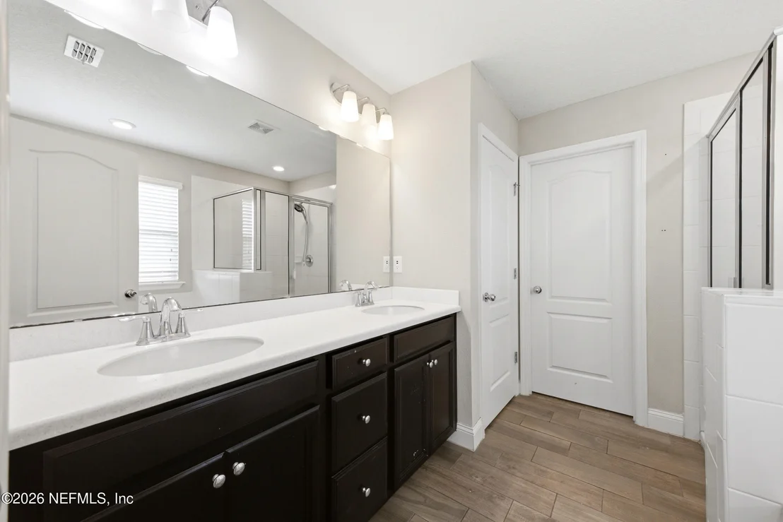 Photo of 133 HOWELL Court