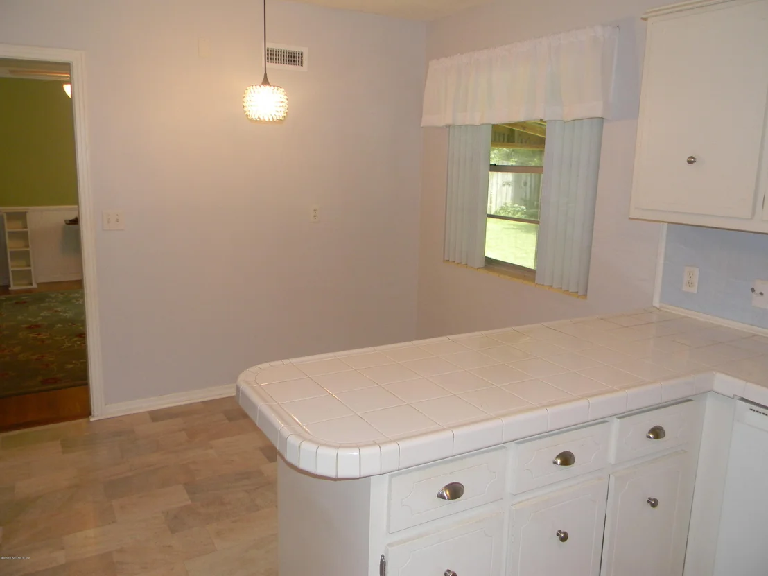 Photo of 1433 HARBOR OAKS Road