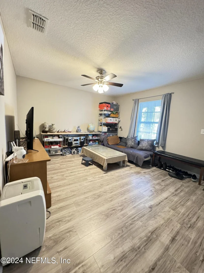Photo of 1438 RON Road