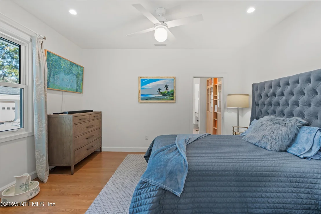 Photo of 2525 LAUREL Road