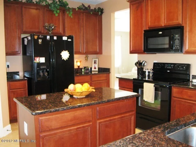 Photo of 721 SPRUCE PINE
