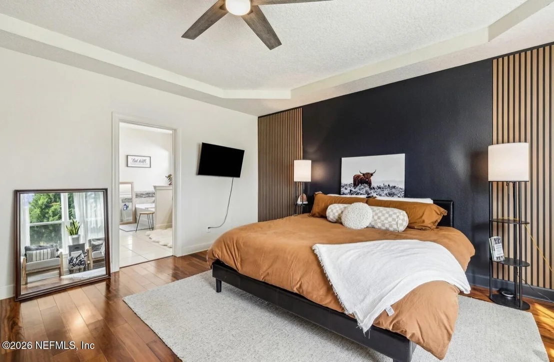 Photo of 1072 MERLIN Point