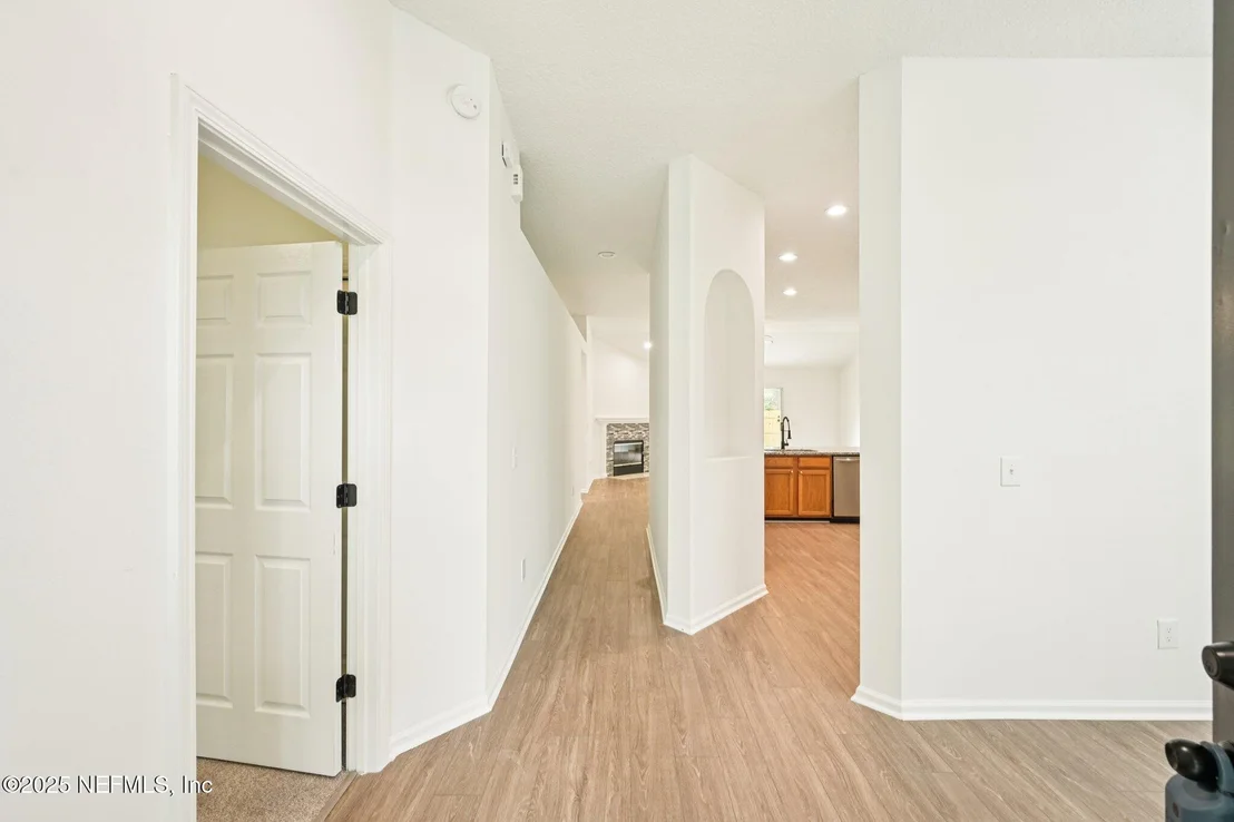 Photo of 8761 REDLEAF Court