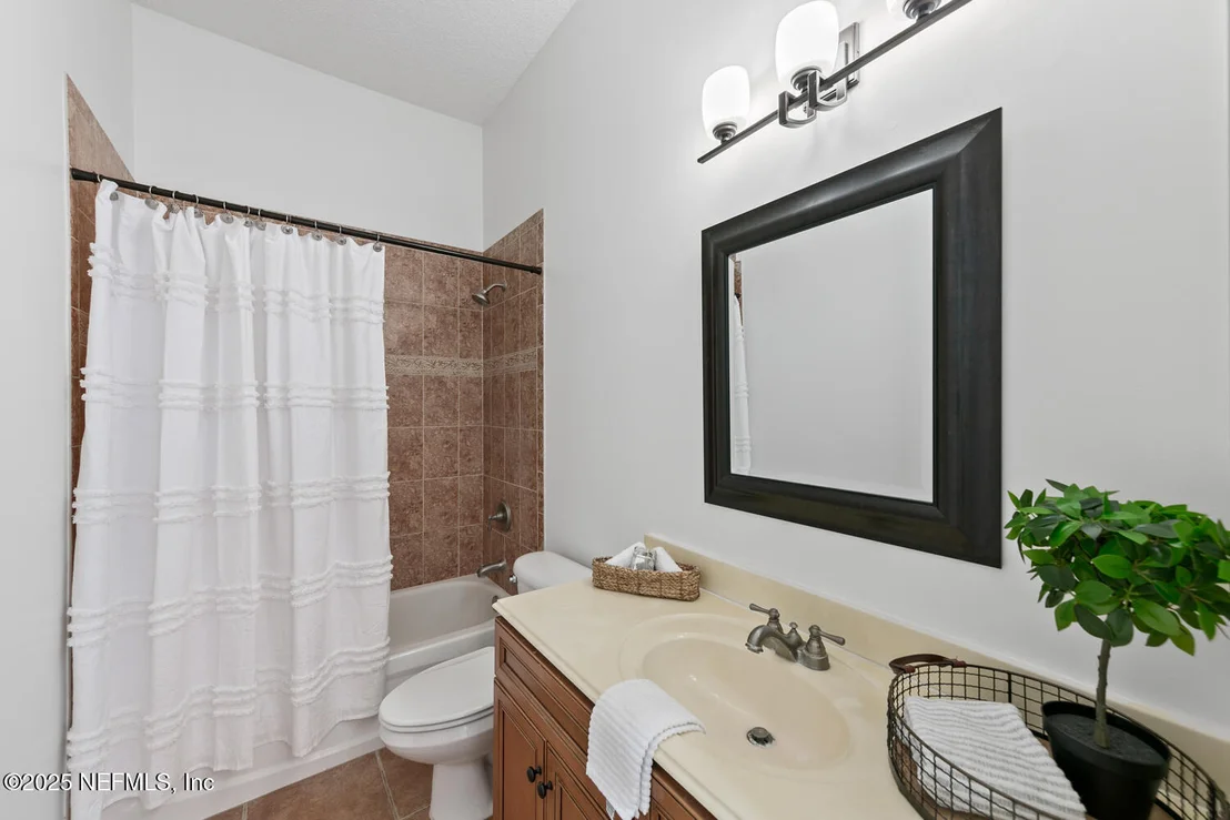 Photo of 148 LA MESA Drive