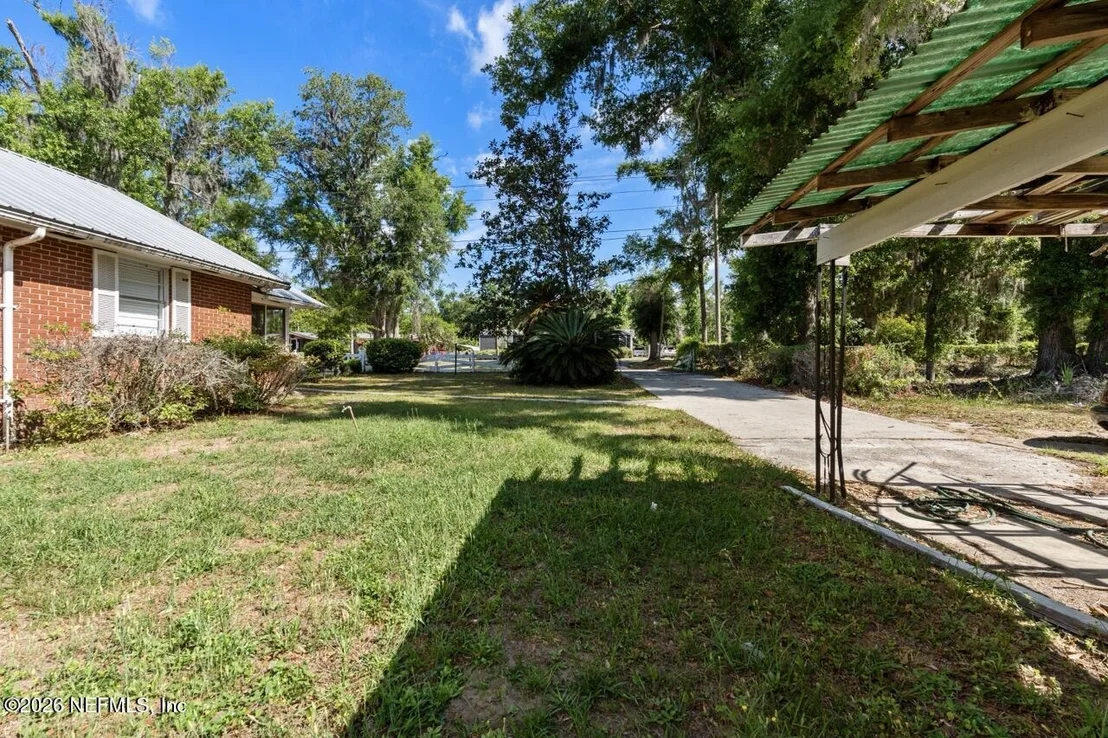Photo of 646 SE OLD COUNTY CAMP Road