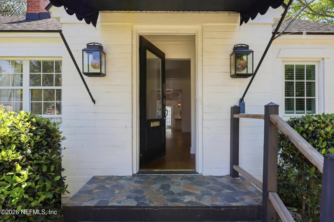 Photo of 1622 AVOCA Place