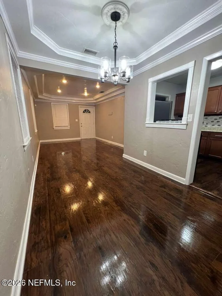 Photo of 862 BUNKER HILL Boulevard