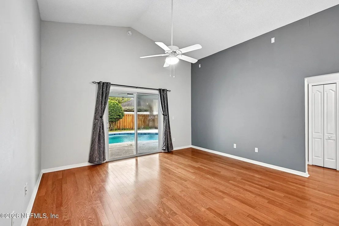 Photo of 912 BUTTERCUP Drive