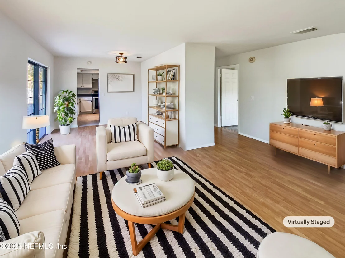Photo of 1532 DERRINGER Road