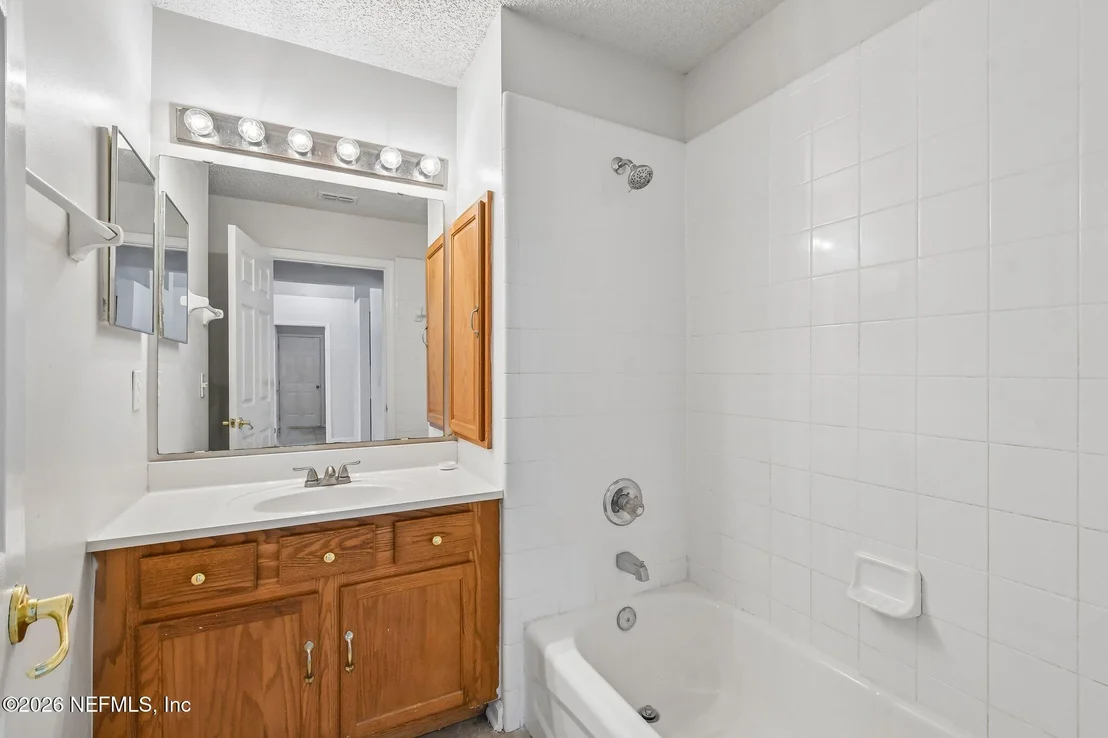 Photo of 476 HILLSIDE Drive