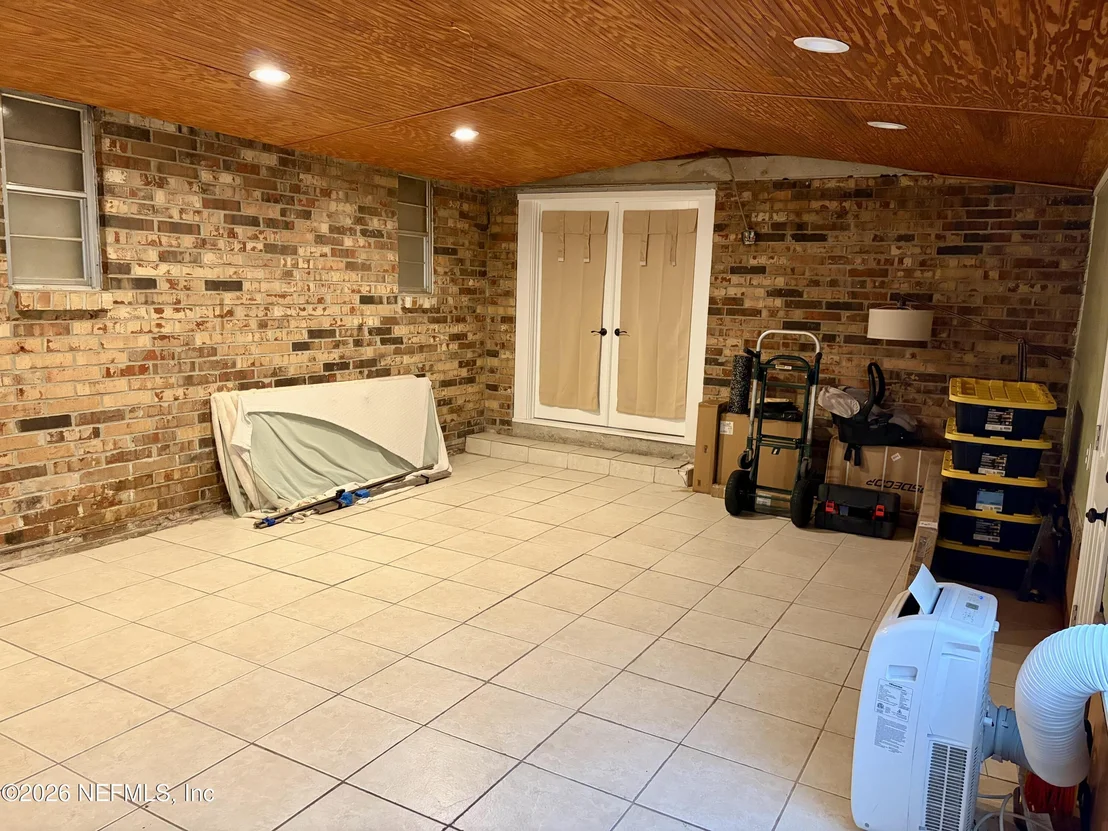 Photo of 685 BOWIE Boulevard
