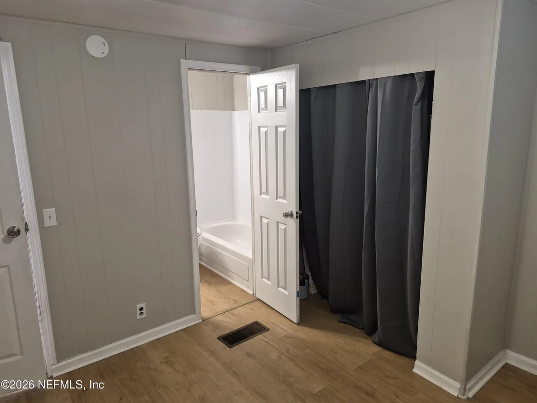 Photo of 2861 ROBERT Street