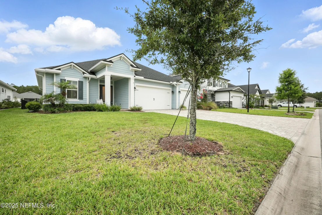 Photo of 141 TARTAN Court