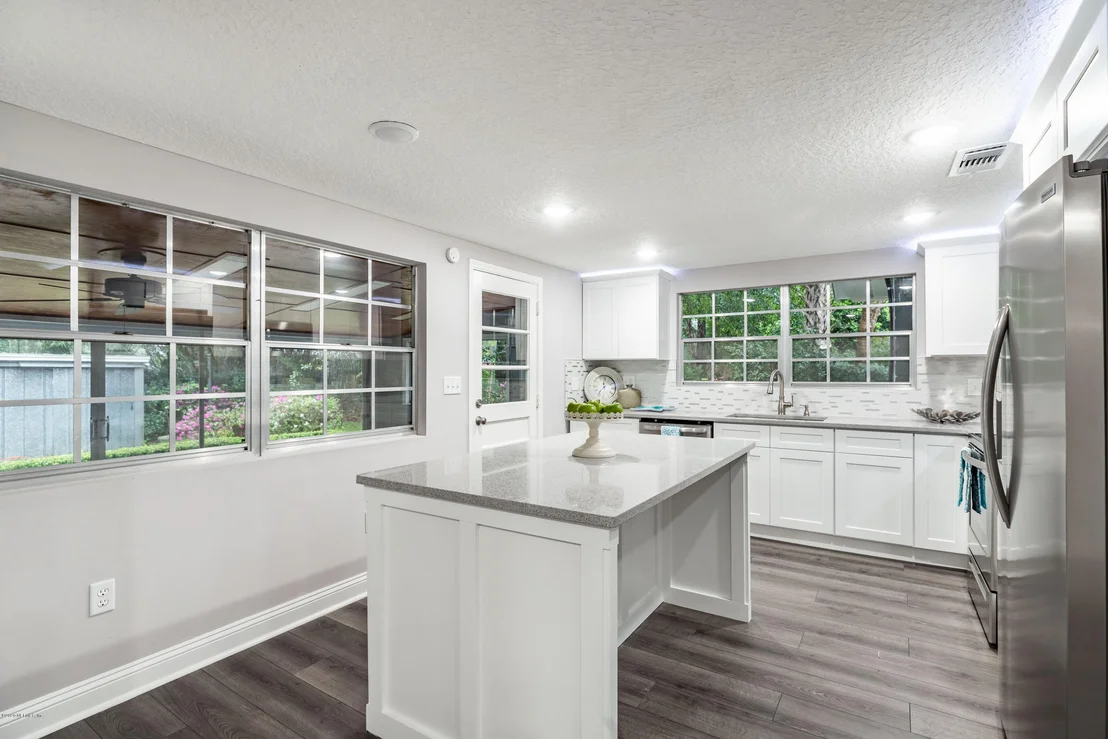 Photo of 335 SPRING FOREST Avenue