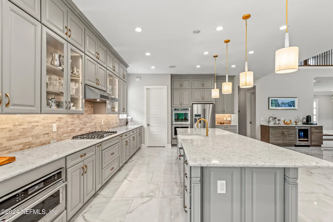Photo of 10511 SILVERBROOK Trail