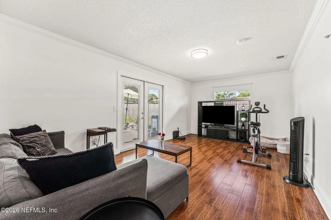 Photo of 1661 BARTLETT Avenue