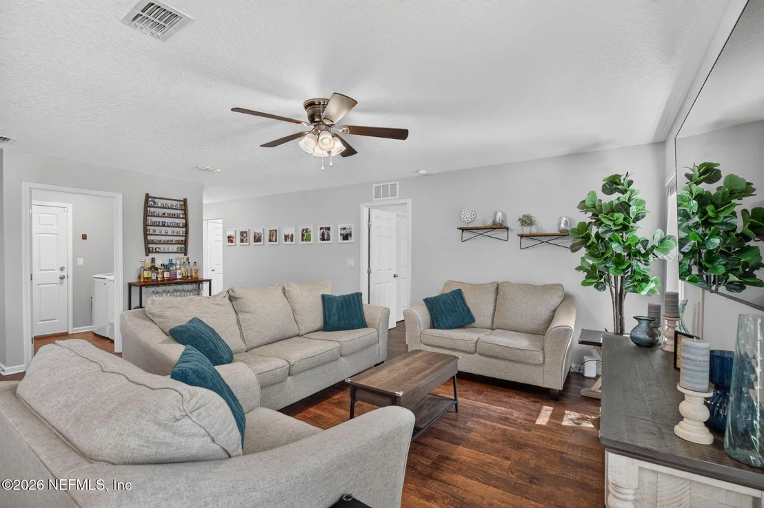 Photo of 6983 LORIS Lane