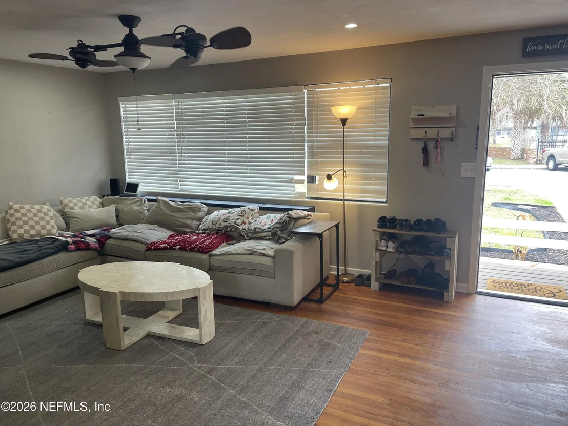 Photo of 2112 DEAN Road