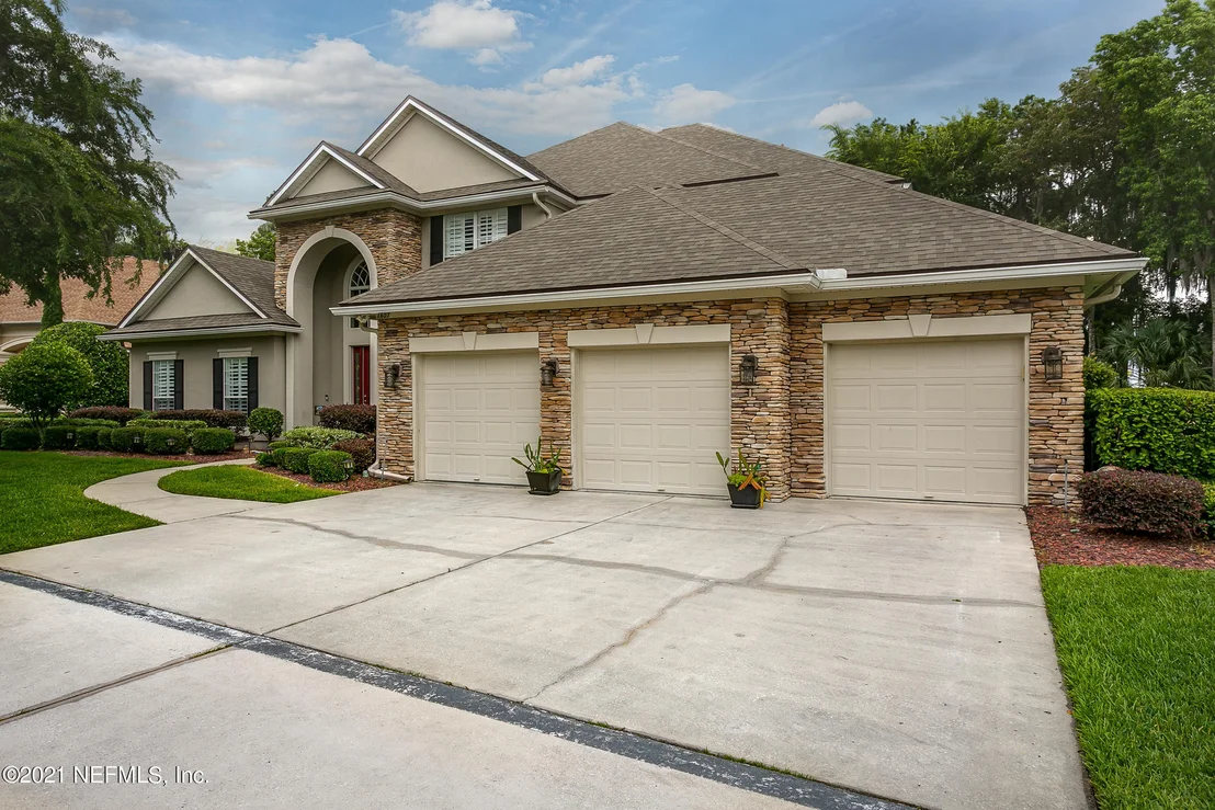 Photo of 1607 SILVER LEAF Way
