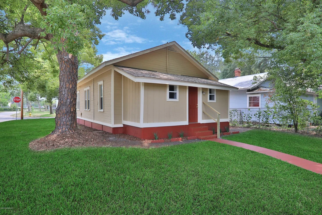 Photo of 3058 PHYLLIS Street