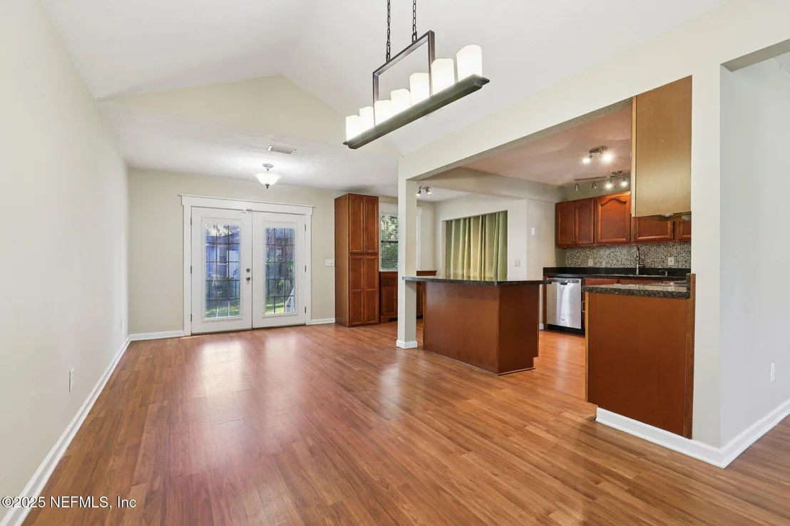 Photo of 2707 MERWYN Road