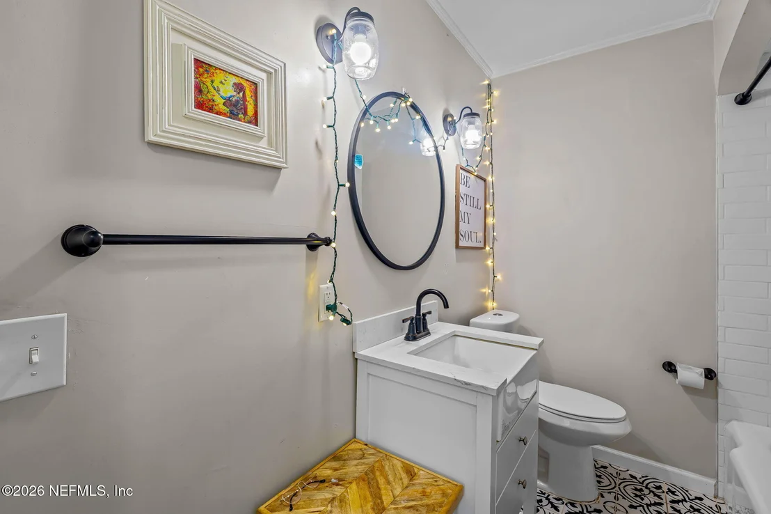 Photo of 1532 CHARON Road