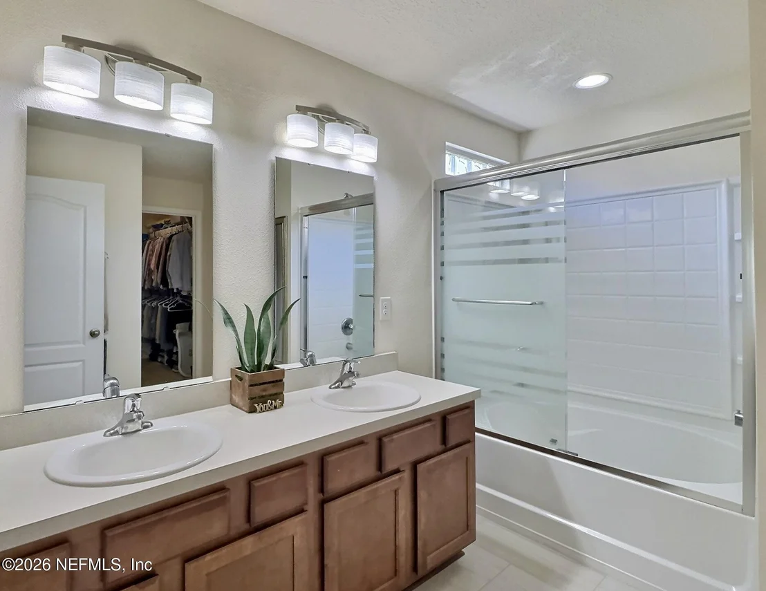 Photo of 465 HARLEY Drive