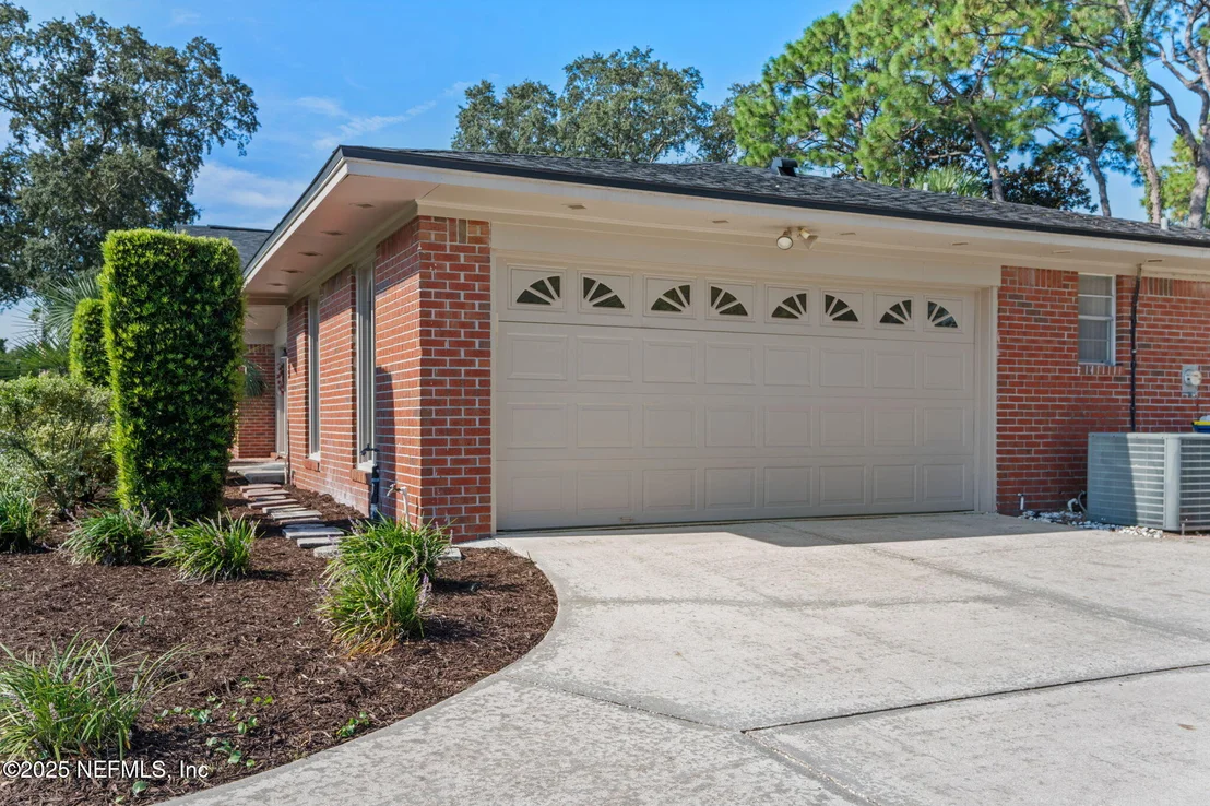 Photo of 3452 HOOVER Lane