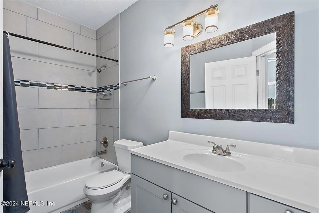 Photo of 154 GILBERT ST Street