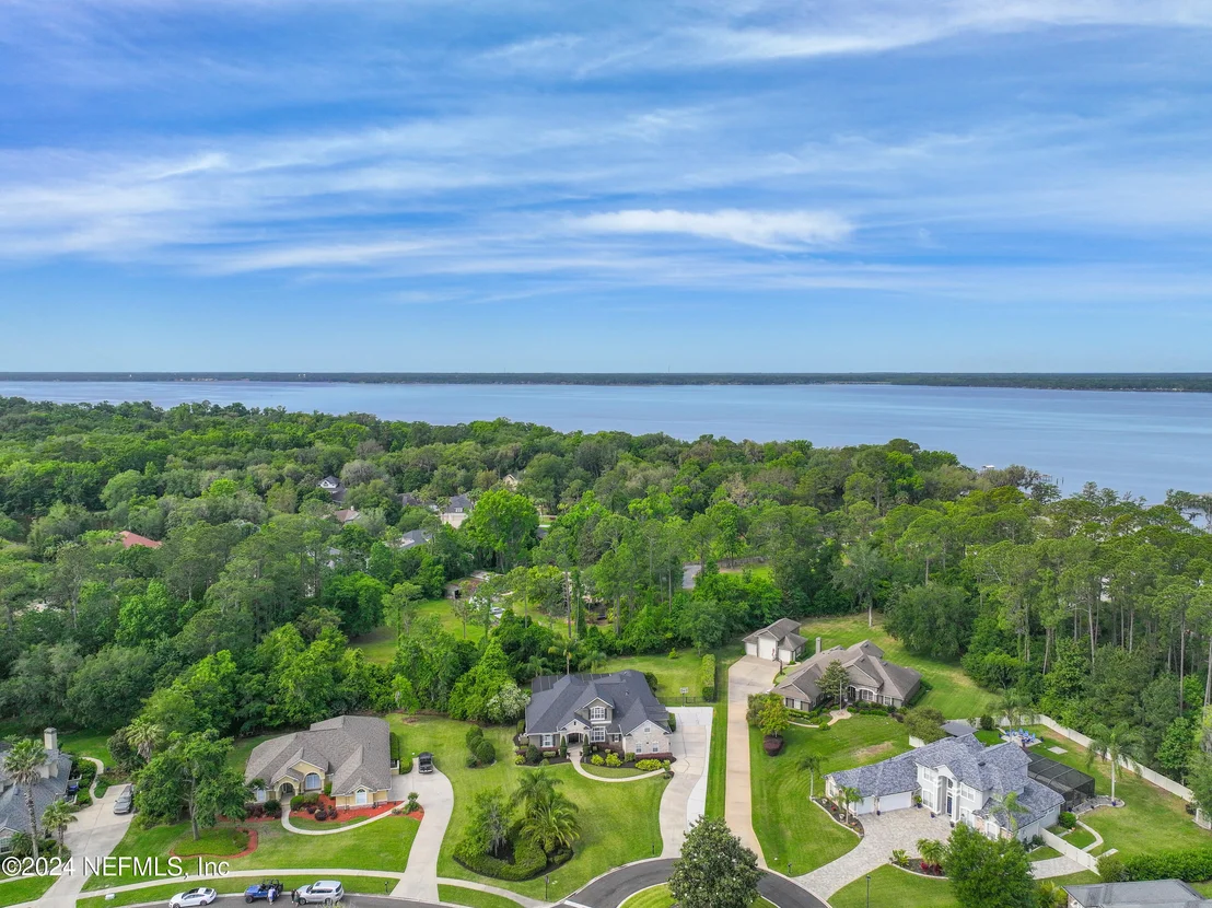 Photo of 329 SUMMERSET Drive