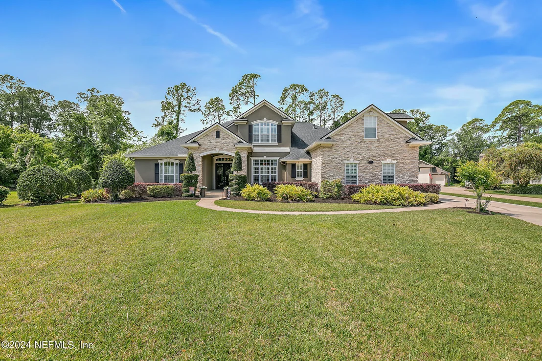 Photo of 329 SUMMERSET Drive