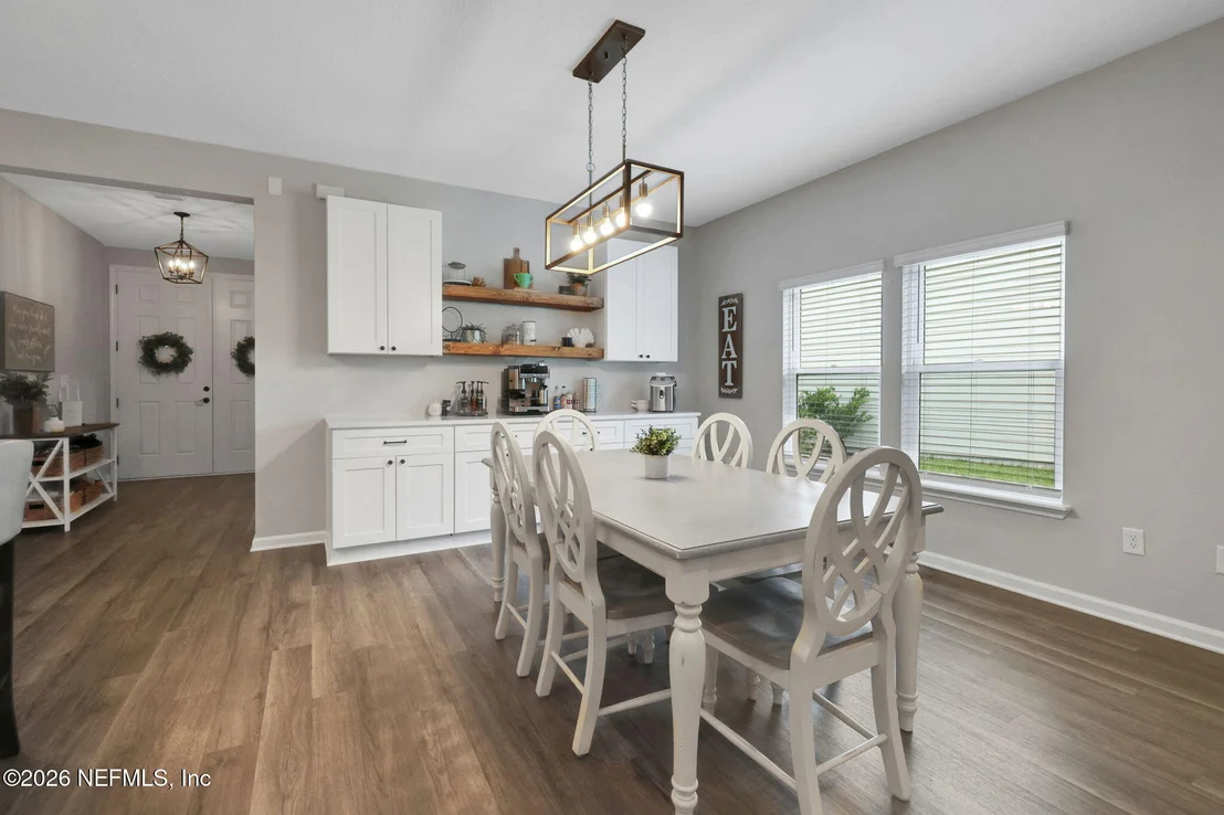 Photo of 98 YARDLEY Court