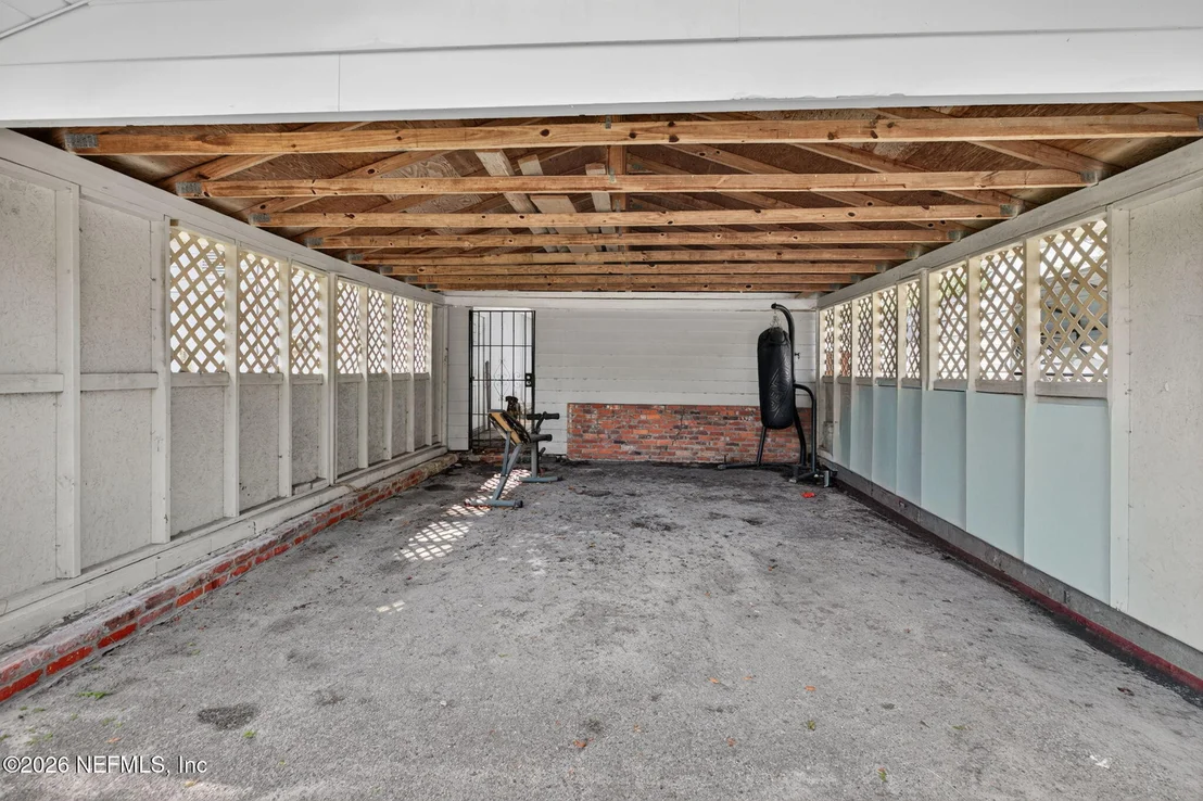 Photo of 1212 CRESTFIELD Road