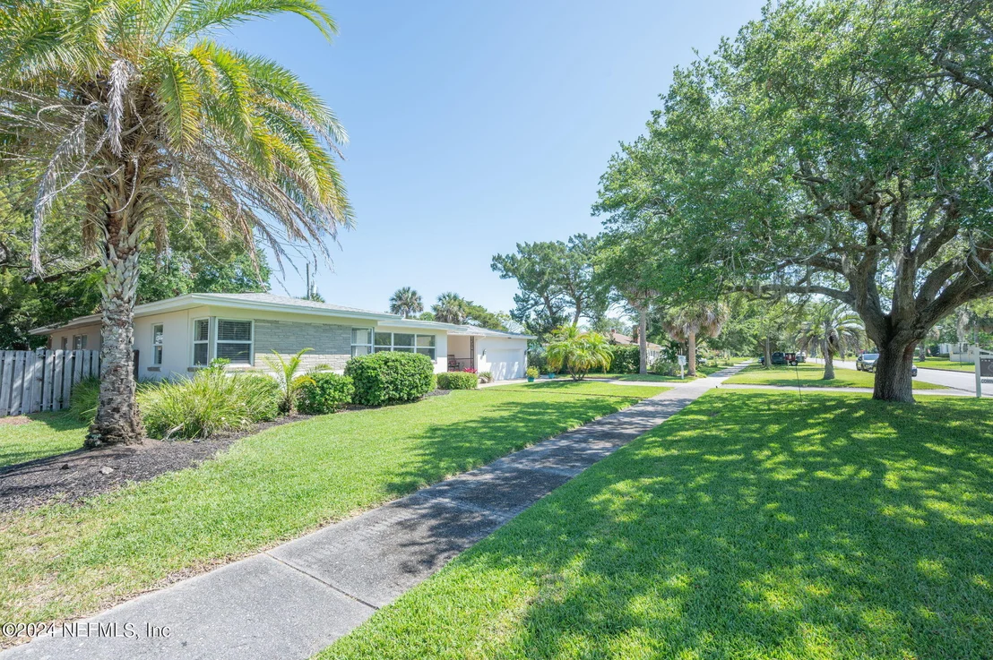 Photo of 6 OGLETHORPE Boulevard