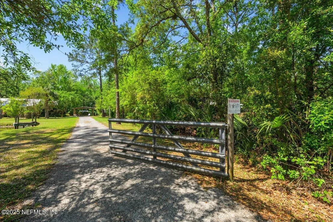 Photo of 792 RIDGELINE Road